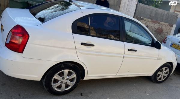 יונדאי אקסנט (עד 2012) GL אוט' 1.4 (97 כ''ס) בנזין 2010 למכירה בחורה