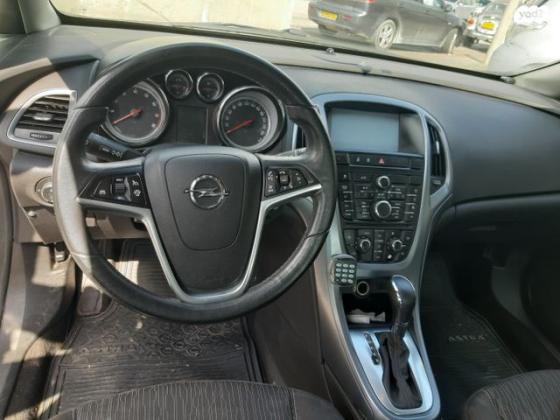 אופל אסטרה Berlina Enjoy סדאן אוט' 1.4 (140 כ"ס) בנזין 2016 למכירה בלוד