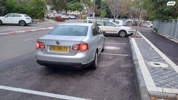 פולקסווגן ג'טה Manager אוט' 1.6 (102 כ''ס) בנזין 2011 למכירה בחיפה