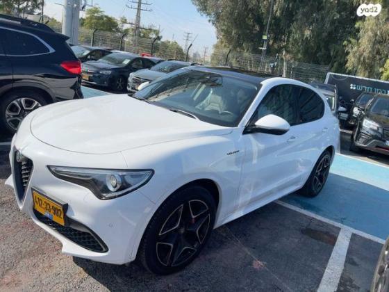 אלפא רומיאו סטלויו 4X4 Veloce AWD אוט' 2.0 (280 כ''ס) בנזין 2021 למכירה בחיפה