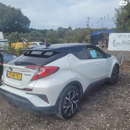 טויוטה C-HR Chic הייבריד אוט' 1.8 (98 כ"ס) בנזין 2017 למכירה בתל אביב יפו