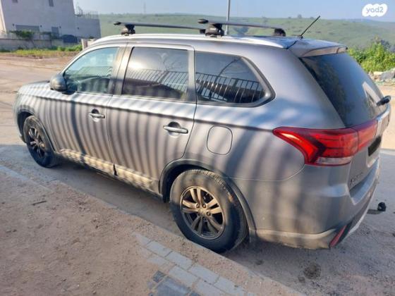 מיצובישי אאוטלנדר Instyle אוט' 7 מק' 2.0 (150 כ"ס) בנזין 2016 למכירה ברעננה