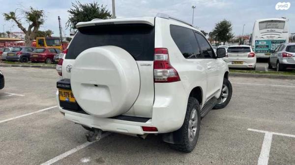 טויוטה לנד קרוזר קצר 4X4 Luxury אוט' דיזל 2.8 (177 כ"ס) דיזל 2017 למכירה בחיפה