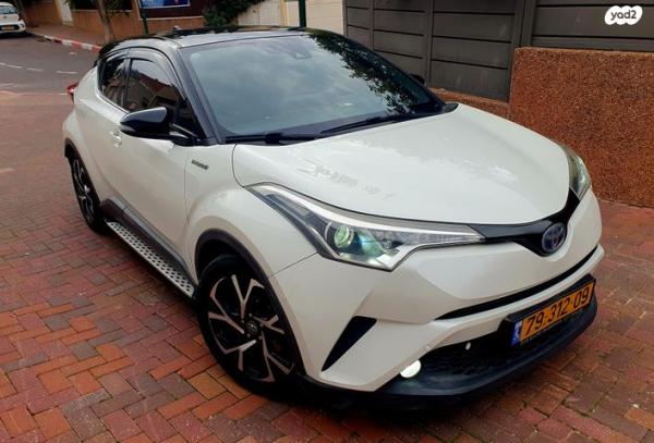 טויוטה C-HR Chic הייבריד אוט' 1.8 (98 כ"ס) בנזין 2017 למכירה בחולון