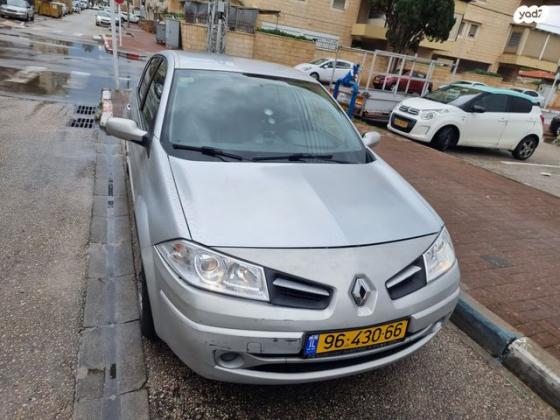 רנו מגאן דור 2 (2004-2010) Business אוט' 4 דל' 1.6 (110 כ''ס) בנזין 2008 למכירה בעכו