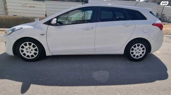 יונדאי i30 Inspire סטיישן אוט' 1.6 (135 כ"ס) בנזין 2013 למכירה במשמר השרון