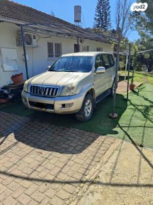 טויוטה לנד קרוזר ארוך 4X4 STD אוט' דיזל 8 מק' 3.0 (166 כ''ס) דיזל 2006 למכירה בכרמי יוסף
