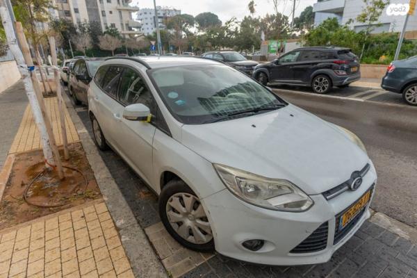 פורד פוקוס Titanium סדאן אוט' 2.0 (170 כ"ס) בנזין 2014 למכירה בהרצליה