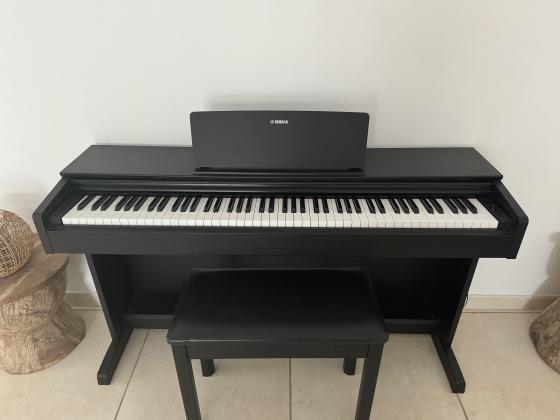 פסנתר YAMAMA למכירה 