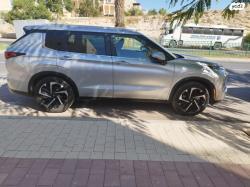 מיצובישי אאוטלנדר Premium אוט' 7 מק' 2.5 (181 כ"ס) בנזין 2022 למכיר
