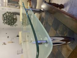 שולחן זכוכית מחוסמת וחלבית