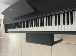 פסנתר YAMAMA למכירה 