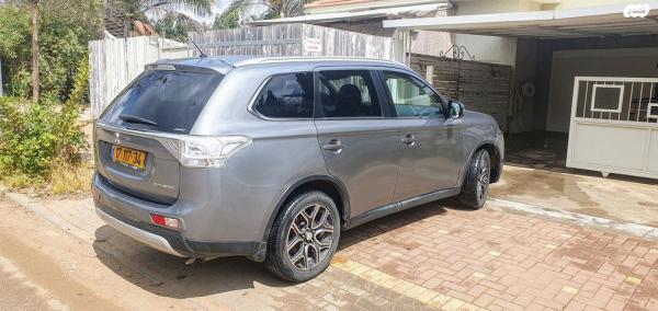 מיצובישי אאוטלנדר 4X4 Limited אוט' 7 דיזל מק' 2.3 (150 כ"ס) דיזל 2015 למכירה באחיטוב