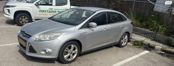 פורד פוקוס Trend סדאן אוט' 1.6 (125 כ"ס) בנזין 2013 למכירה בנתניה