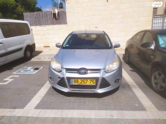 פורד פוקוס Trend סדאן אוט' 1.6 (125 כ"ס) בנזין 2013 למכירה בחריש
