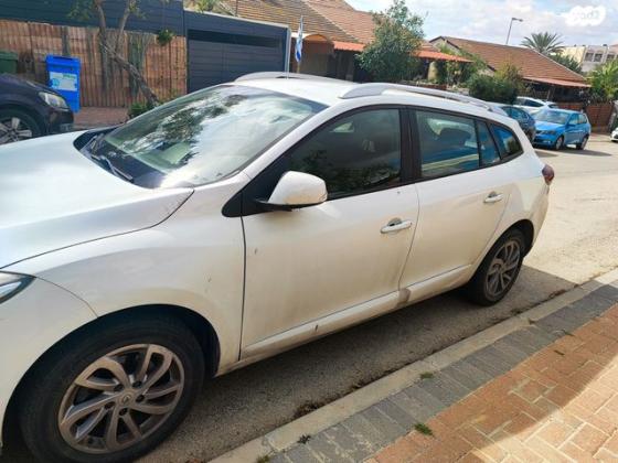 רנו מגאן אסטייט/ גראנד טור Expression אוט' 1.2 (132 כ''ס) בנזין 2016 למכירה בבאר שבע