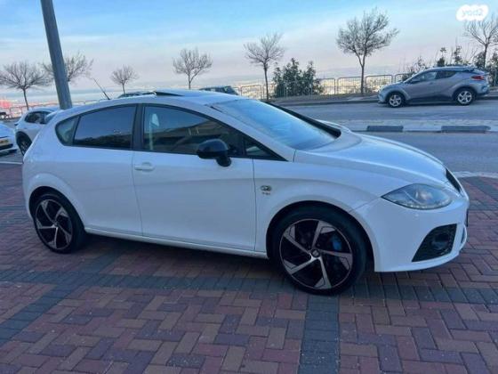 סיאט לאון Style Excellence ידני 5 דל' 1.2 (105 כ''ס) בנזין 2011 למכירה בחיפה