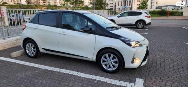 טויוטה יאריס Black Top אוט' 1.5 (112 כ"ס) בנזין 2018 למכירה בחיפה