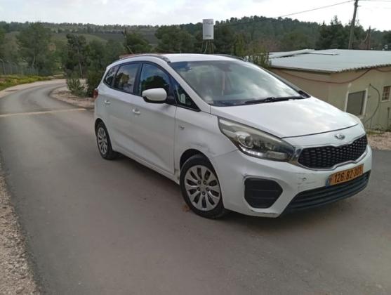 קיה קארנס LX אוט' 7 מק' 2.0 (166 כ"ס) בנזין 2017 למכירה בלב יתיר