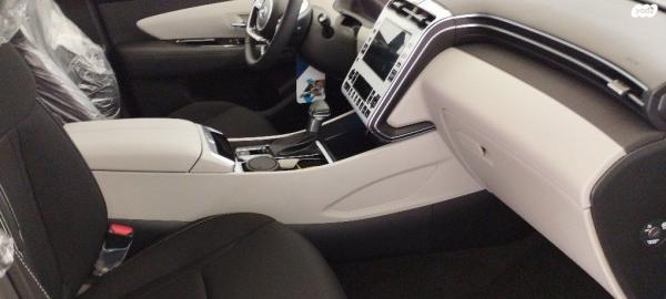 יונדאי טוסון Panoramic אוט' בנזין 1.6 (180 כ''ס) בנזין 2024 למכירה ב