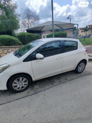 טויוטה יאריס Style אוט' 1.3 (99 כ"ס) בנזין 2012 למכירה בחיפה