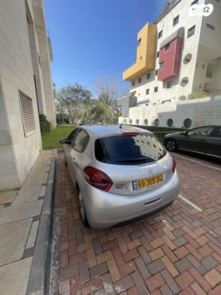 פיג'ו 208 Active אוט' 1.2 (110 כ''ס) בנזין 2015 למכירה בתל אביב יפו