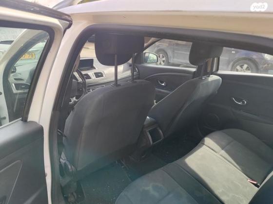 רנו מגאן אסטייט/ גראנד טור Expression אוט' 1.2 (132 כ''ס) בנזין 2016 למכירה בבאר שבע