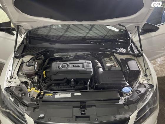 סיאט לאון FR Plus אוט' 3 דל' 1.8 (180 כ"ס) בנזין 2018 למכירה בנצרת