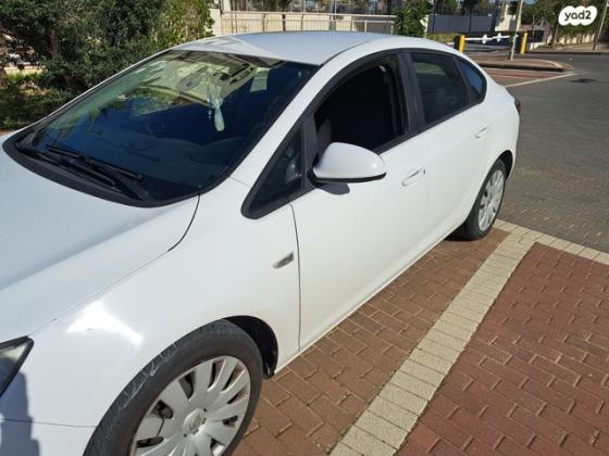 אופל אסטרה Berlina Enjoy סדאן אוט' 1.4 (140 כ"ס) בנזין 2016 למכירה בראשון לציון