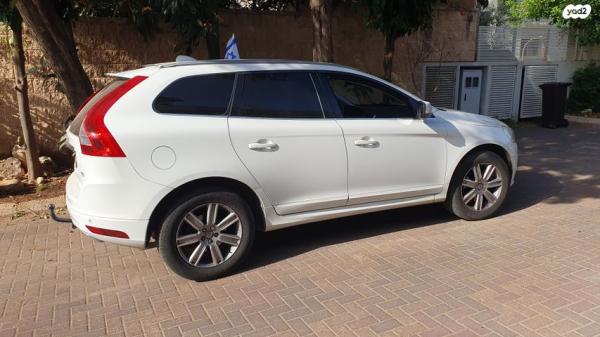 וולוו XC60 T5 R-Design סטיישן אוט' 2.0 (245 כ"ס) בנזין 2016 למכירה בכפר סבא
