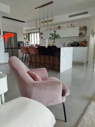 דירה 5 חדרים למכירה בקרית מוצקין | שי עגנון | משכנות האומנים