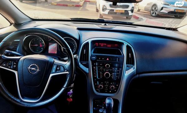 אופל אסטרה Berlina Enjoy סדאן אוט' 1.4 (140 כ"ס) בנזין 2013 למכירה בחדרה