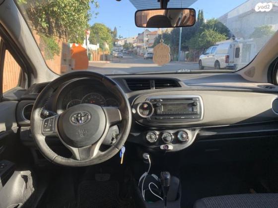 טויוטה יאריס Sol אוט' 1.3 (99 כ"ס) בנזין 2013 למכירה בלוד