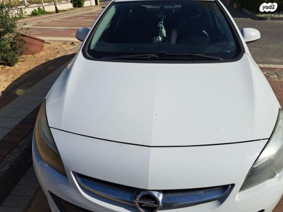 אופל אסטרה Berlina Enjoy סדאן אוט' 1.4 (140 כ"ס) בנזין 2016 למכירה בראשון לציון