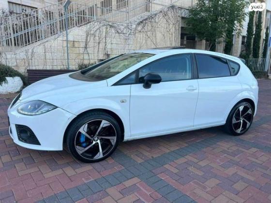 סיאט לאון Style Excellence ידני 5 דל' 1.2 (105 כ''ס) בנזין 2011 למכירה בחיפה