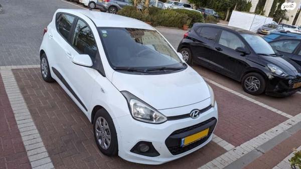 יונדאי i10 Insight ידני 1.0 (66 כ"ס) בנזין 2015 למכירה בראשון לציון