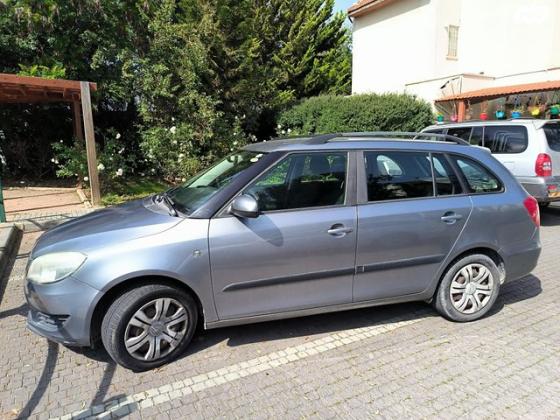 סקודה פאביה ספייס Ambiente אוט' 1.2 (105 כ''ס) בנזין 2012 למכירה ברחובות