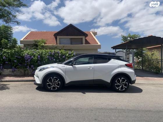 טויוטה C-HR Chic הייבריד אוט' 1.8 (98 כ"ס) בנזין 2017 למכירה בנהריה