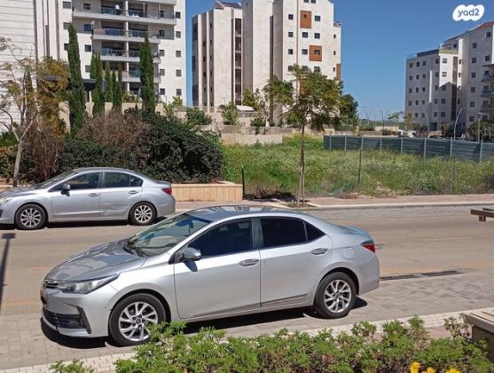 טויוטה קורולה 50th Edition אוט' 1.6 (132 כ"ס) בנזין 2017 למכירה ברעננה