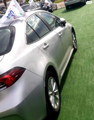 טויוטה קורולה הייבריד Sun סדאן אוט' 1.8 (98 כ''ס) בנזין 2019 למכירה ברהט