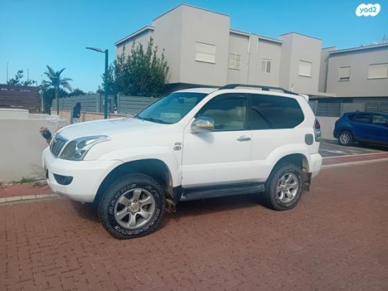 טויוטה לנד קרוזר קצר 4X4 Luxury אוט' דיזל 3.0 (166 כ''ס) דיזל 2004 למכירה בחיפה