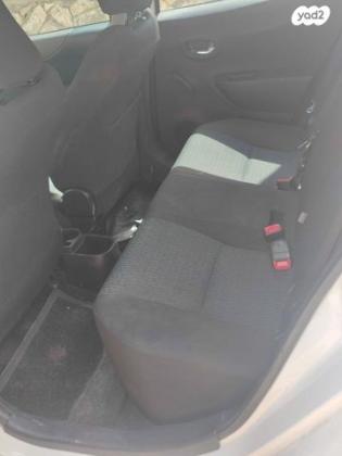 טויוטה יאריס Style אוט' 1.3 (99 כ"ס) בנזין 2012 למכירה בחיפה