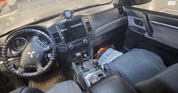 מיצובישי פג'רו ארוך 4X4 Desert אוט' דיזל 7 מק' 3.2 (200 כ"ס) דיזל 2010 למכירה בבאר יעקב