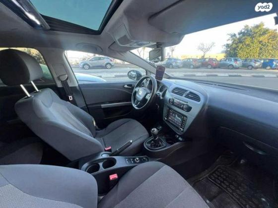 סיאט לאון Style Excellence ידני 5 דל' 1.2 (105 כ''ס) בנזין 2011 למכירה בחיפה