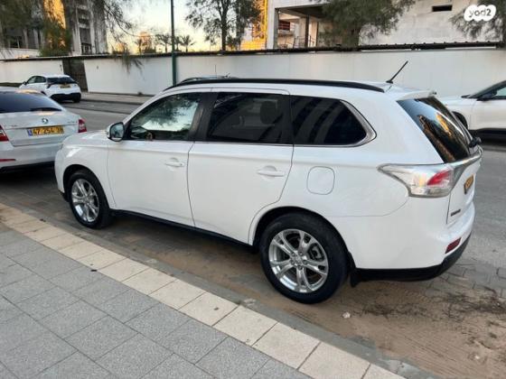 מיצובישי אאוטלנדר 4X4 Elite אוט' 7 מק' 2.0 (150 כ''ס) [2012-2015] בנזין 2014 למכירה בנתניה