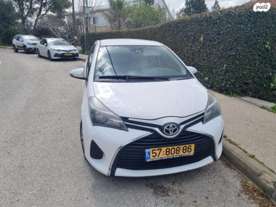 טויוטה יאריס Style אוט' 1.3 (99 כ"ס) בנזין 2017 למכירה במודיעין מכבים רעות