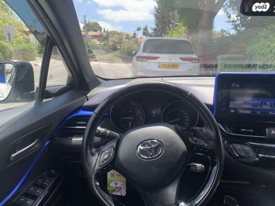 טויוטה C-HR Chic הייבריד אוט' 1.8 (98 כ"ס) בנזין 2017 למכירה בנהריה
