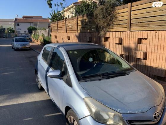 טויוטה יאריס Sol אוט' 1.3 (99 כ"ס) בנזין 2013 למכירה בלוד
