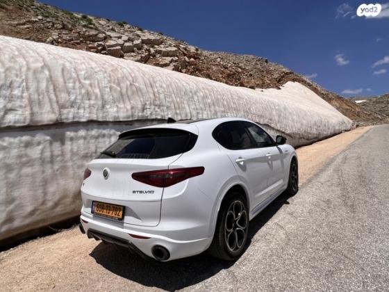 אלפא רומיאו סטלויו 4X4 Veloce AWD אוט' 2.0 (280 כ''ס) בנזין 2022 למכירה באבן יהודה