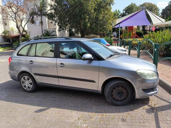 סקודה פאביה ספייס Ambiente אוט' 1.2 (105 כ''ס) בנזין 2012 למכירה ברחובות